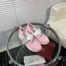 Roger Vivier Casual Shoes